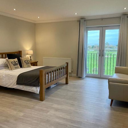 Executive Home With Plenty Of Room Или Экстерьер фото